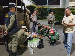 Warung Miras Berkedok Jual Sembako di Bogor Digerebek, 110 Botol Disita