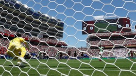 Tendangan penalti pemain Swiss Breel Embolo ke gawang Qatar di Piala Dunia 2026.