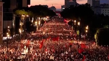 thumbnail video albania demo tolak resor mewah