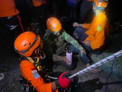 Pria Terjebak di Tebing Pantai Pandawa Saat Hendak Selamatkan Anjing