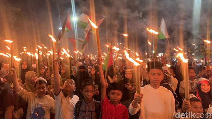 Mengenal Tradisi Pawai Obor saat Tahun Baru Islam