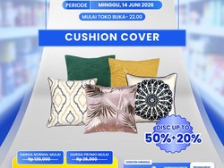 Transmart Full Day Sale! Sarung Bantal Sofa Cuma Rp 20 Ribu