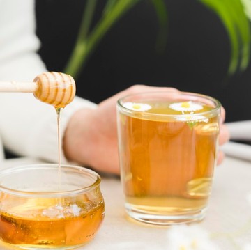 5 Manfaat Kesehatan Menambahkan Madu dalam Secangkir Teh