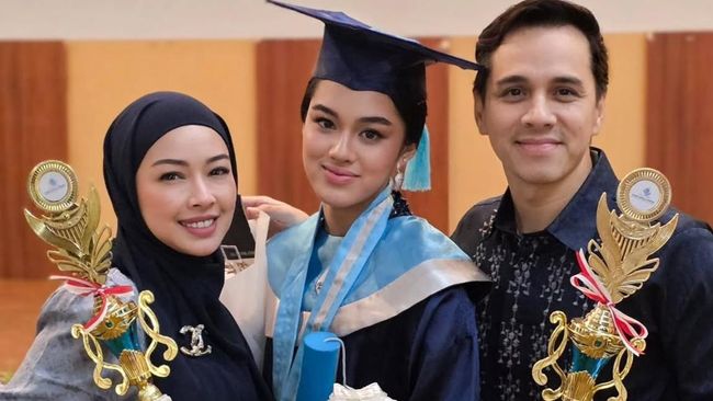 5 Potret Shaista Putri Rionaldo Stokhorst Yang Baru Lulus Sma