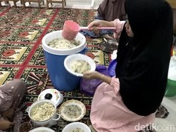 Semangkuk Azura, Seribu Doa: Tradisi Muharam Sarat Nilai di Pangkalan Bun