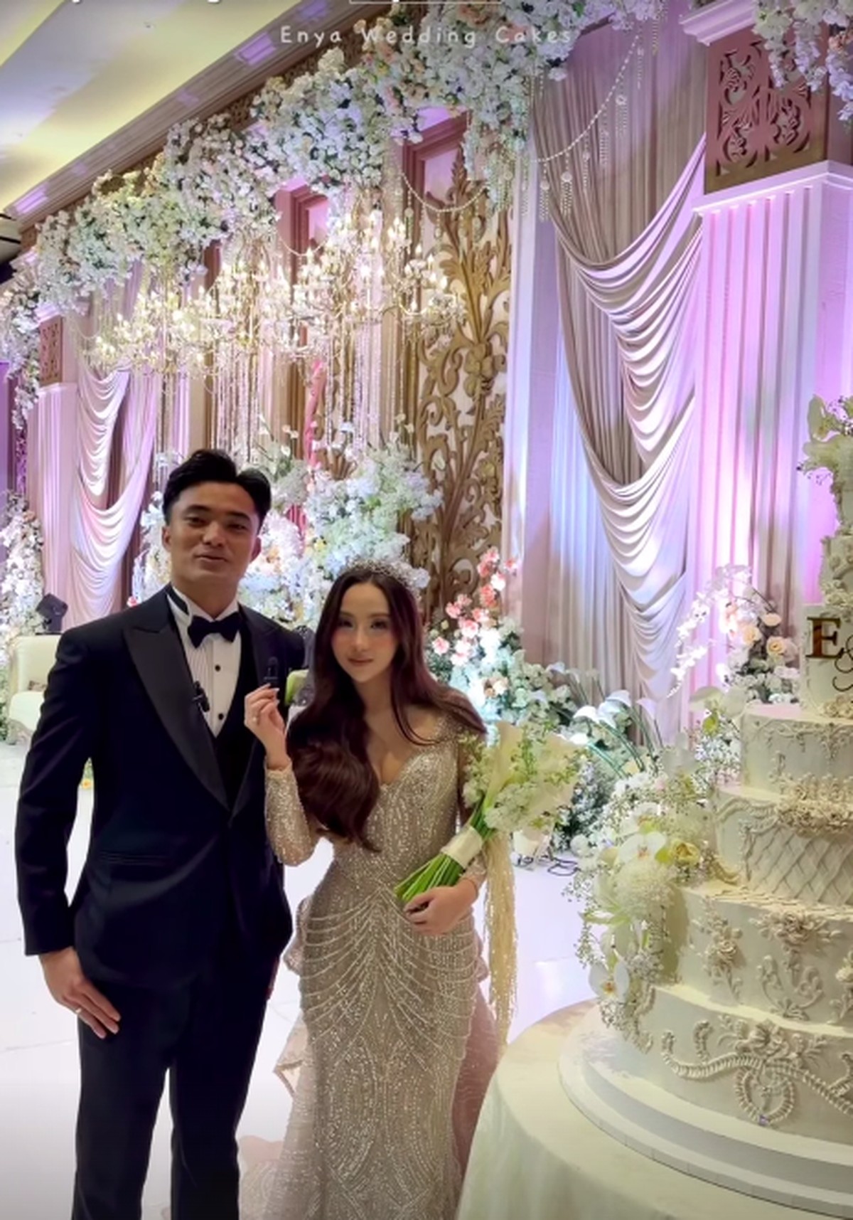 Momen Pernikahan Ernandio Ari dan Devani Audri