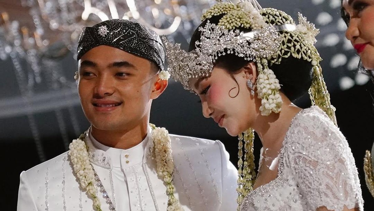 Momen Pernikahan Ernandio Ari dan Devani Audri