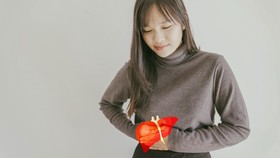 Perlemakan hati sering dianggap akibat pola makan buruk, tetapi sebenarnya ia bersifat multifaktor. Simak apa saja penyebabnya menurut para dokter.