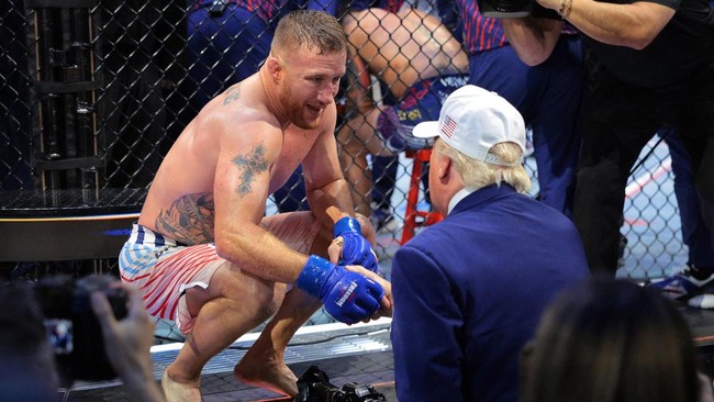 Justin Gaethje vs Ilia Topuria