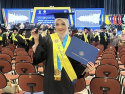 Rahasia Maureen Arsa Lulusan Tercepat UGM: Disiplin dan Road Map Akademik