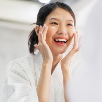 Mengenal Metode Double Moisture, Rahasia Kulit Glowing Perempuan Jepang