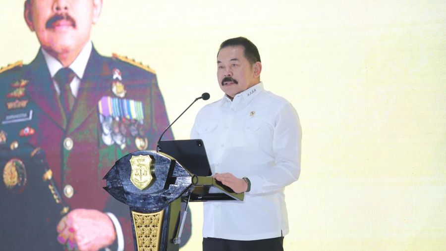 Menkeu menerima PNBP Rp1,02 triliun hasil pemulihan aset negara dari BPA Kejaksaan Agung nan diserahkan Jaksa Agung ST Burhanuddin dalam aktivitas BPA Fair 2026 di Kantor BPA Kejaksaan Agung, Jakarta Selatan, Senin (15/6/2026).