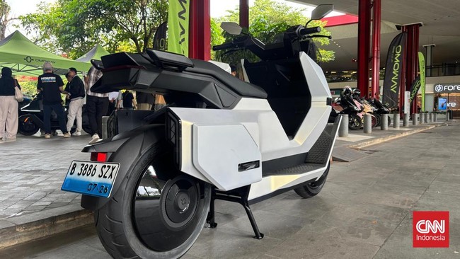 Motor listrik Omoway Omo X akhirnya resmi diluncurkan di Indonesia, Senin (15/6)