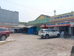 Miris! Pasar di Bekasi Berubah Jadi Tempat Buang Sampah, Sepi Pembeli