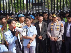 Polda Sumsel Kawal Aksi Damai Mahasiswa di Palembang