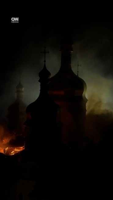 thumbnail video kebakaran ukraina akibat serangan rusia