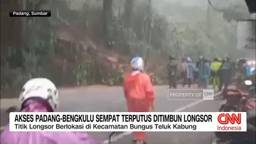 VIDEO: Akses Padang-Bengkulu Sempat Terputus Ditimbun Longsor
