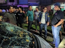 Mobil di Cikupa Tangerang Diamuk Massa gara-gara Geberan Knalpot