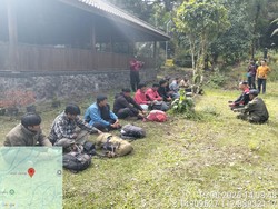 Nekat Lewat Jalur Ilegal, 13 Pendaki Gunung Semeru Diamankan