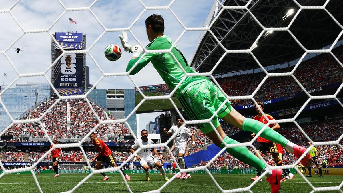 Spanyol vs Belgia: Courtois Minta Bek Setan Merah 'Keroyok' Yamal