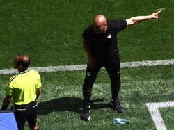 Soccer Football - FIFA World Cup 2026 - Group G - Belgium v Egypt - Seattle Stadium, Seattle, Washington, U.S. - June 15, 2026 Egypt coach Hossam Hassan reacts with an assistant referee REUTERS/Lee Smith