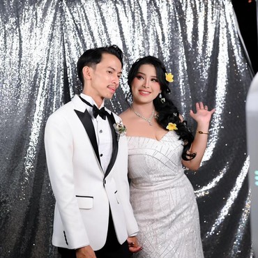 5 Tahun Menunggu, Kreator Izzky Alvaro Wujudkan Resepsi Impian untuk Sang Istri