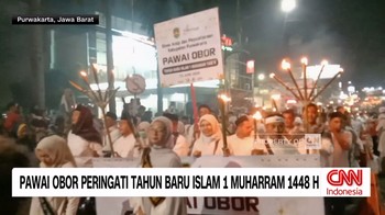 Umat Muslim di sejumlah daerah memperingati Tahun Baru Islam 1 Muharram 1448 Hijriah dengan menggelar pawai obor pada Senin malam.
Di Purwakarta, pawai obor yang diikuti ribuan orang menjadi tontonan warga. Sementara itu, suasana Kota Lamongan, Jawa
