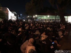 Warga Tumpah Ruah Menanti Mubeng Beteng Keraton Jogja