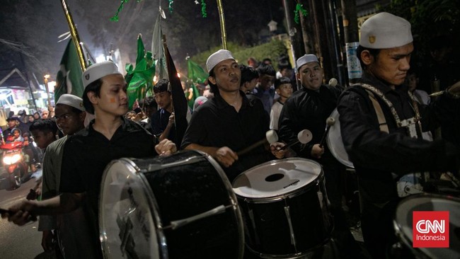 Pawai Obor Semarakkan Sambutan 1 Muharam 1448 H