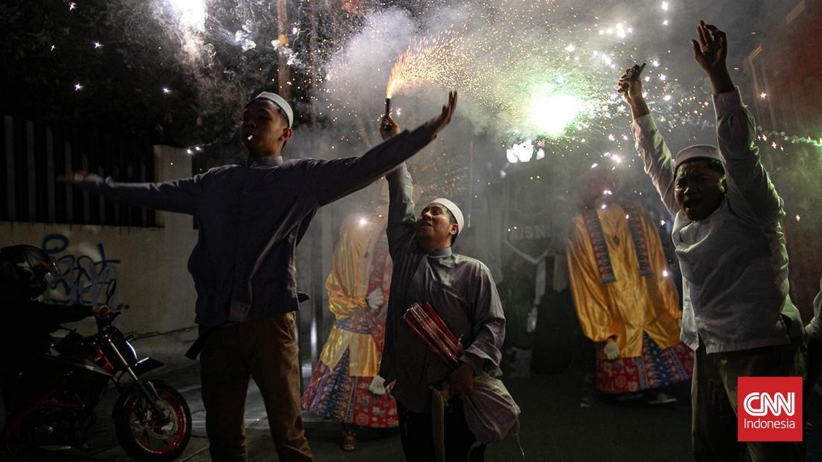 Pawai Obor Semarakkan Sambutan 1 Muharam 1448 H