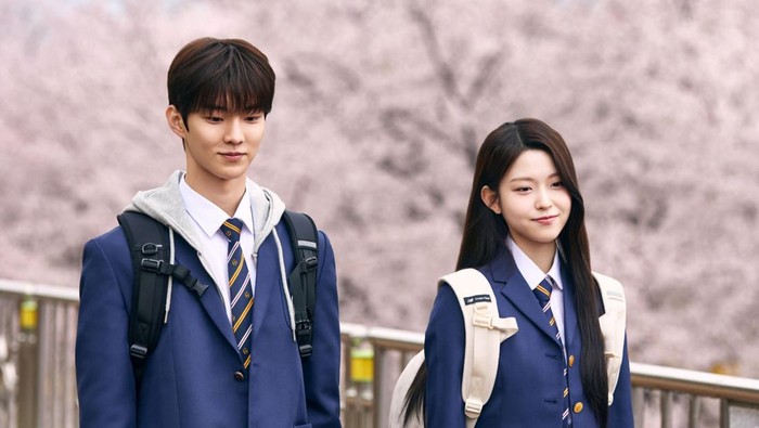 Q THE BOYZ dan Hwang Ji Ah Tampilkan Romansa di Sekolah dalam Drakor Baru My Idol, My Debut
