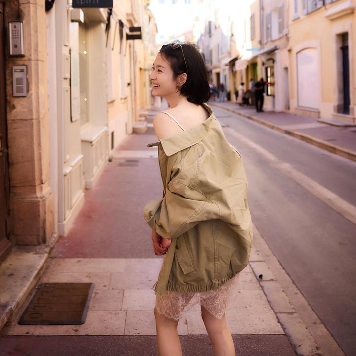 <p>Bunda, usia tampaknya hanya angka bagi Song Hye Kyo. Memasuki usia 44 tahun, aktris Korea Selatan ini kembali mencuri perhatian lewat penampilan terbarunya yang dinilai semakin memesona. (Foto: Instagram @kyo1122)</p>