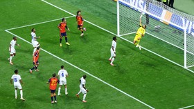 Soccer Football - FIFA World Cup 2026 - Group H - Spain v Cape Verde - Atlanta Stadium, Atlanta, Georgia, U.S. - June 15, 2026 Cape Verde's Vozinha makes a save from Spain's Mikel Oyarzabal REUTERS/Bernadett Szabo