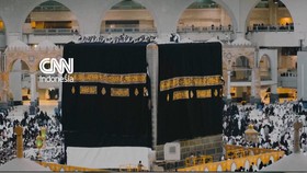 Peringatan Tahun Baru Hijriah, Kiswah Ka'bah di Masjidil Haram Diganti