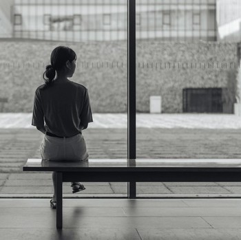 5 Kebiasaan yang Sebenarnya Menandakan Kalau Kamu Merasa Kesepian