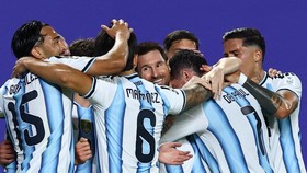 Soccer Football - FIFA World Cup 2026 - Group J - Argentina v Algeria - Kansas City Stadium, Kansas City, Missouri, U.S. - June 16, 2026 Argentina's Lionel Messi celebrates scoring their second goal with teammates REUTERS/Bernadett Szabo     TPX IMAG