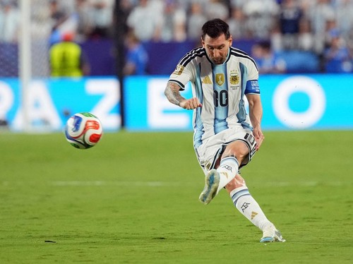 Soccer Football - FIFA World Cup 2026 - Group J - Argentina v Algeria - Kansas City Stadium, Kansas City, Missouri, U.S. - June 16, 2026 Argentina's Lionel Messi in action IMAGN IMAGES via Reuters/Denny Medley
