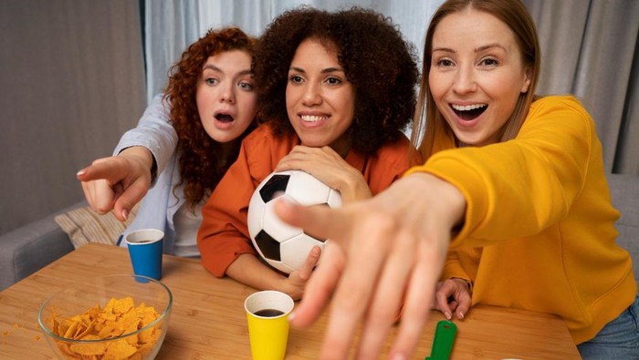 5 Rekomendasi Snack Sehat sebagai Teman Menonton Bola