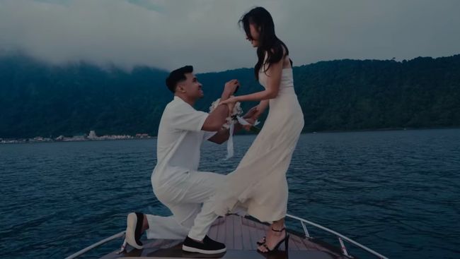 Asnawi Mangkualam Resmi Lamar Yuriska Patricia, Momen Romantis di Atas Kapal Bikin Heboh