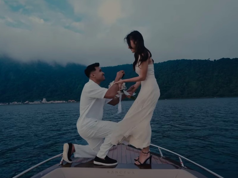 Asnawi Mangkualam Resmi Lamar Yuriska Patricia, Momen Romantis di Atas Kapal Bikin Heboh