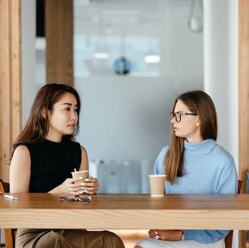 6 Ciri Orang yang Bisa Mengetahui Seseorang Sedang Berbohong