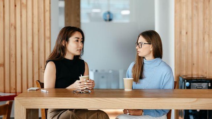 6 Ciri Orang yang Bisa Mengetahui Seseorang Sedang Berbohong