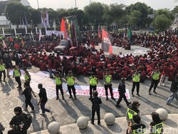 Mahasiswa Gelar Aksi Merahkan Titik Nol Km Jogja Sore Ini