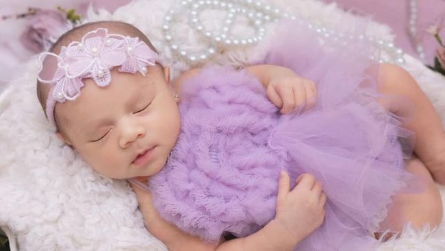 Deretan Foto Bayi Baru Lahir Artis Yang Bisa Jadi Inspirasi