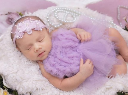 Deretan Foto Bayi Baru Lahir Artis yang Bisa Jadi Inspirasi