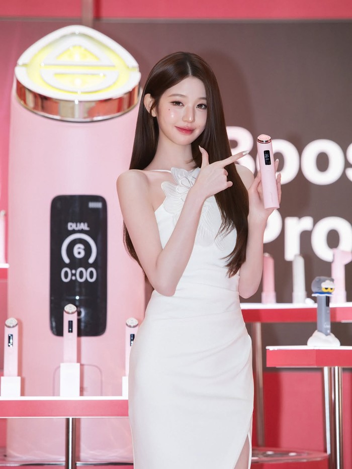 Di tengah kesibukan tur dunia, &lsquo;SHOW WHAT I AM&rsquo;, jadwal individu artis Korea berzodiak Virgo satu ini tetap berjalan. Bahkan, tidak lama setelah menghadiri grand opening itu, ia langsung terbang ke Australia./ Foto: instagram.com/medicube_korea