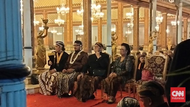 Cerita dari Dualisme Prosesi 1 Suro Gegara Konflik Takhta Keraton Solo