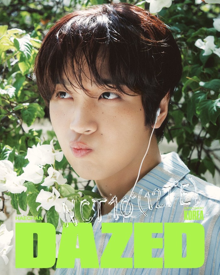 Haechan sebagai member termuda NCT 127 menampilkan pesona selayaknya maknae yang menggemaskan melalui ekspresi wajahnya. Di perayaan 10 debut NCT 127, Haechan seolah merekomendasikan lagu 'Summer 127' yang penuh keceriaan./ Foto: instagram.com/dazedkorea