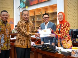 Rapat Dengan DPR, Menkop Tekankan Poin Penting RUU Perkoperasian