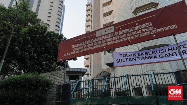 Suasa terkini jelang eksekusi Hotel Sultan,  Jakarta, Selasa, 17 Juni 2026. (CNN Indonesia/Adhi Wicaksono)